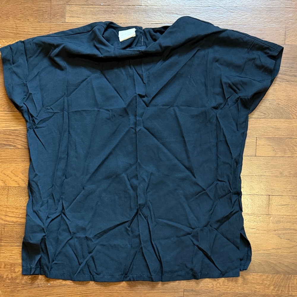 Women's Short Sleeve Crew Tee in Black